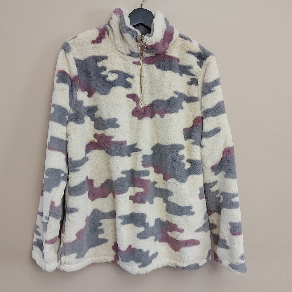 Como Vintage faux Fur Camo 1/4 zip Size Large